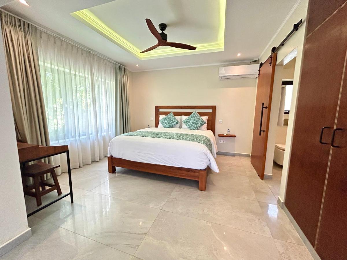 Blue Lagoon Baie Lazare  Екстер'єр фото
